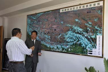 采访西藏自治区气象局副局长旦增顿珠