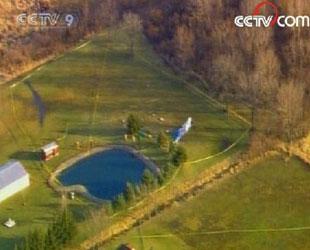In the US state of Ohio, a small airplane has crashed near Lakeside, as it headed to a landing. All four people on board are dead.(CCTV.com)