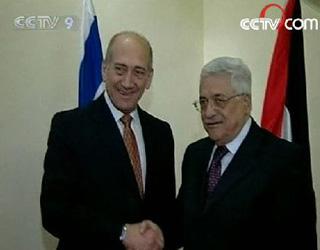 Abbas reiterated to Olmert that the final status issues can't be divided for negotiations.(CCTV.com)