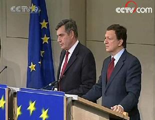 British Prime Minister Gordon Brown expressed his disappointment over the US' failure to inform his government of such rendition flights in a timely manner.(CCTV.com)