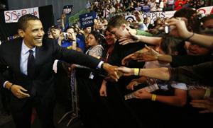 U.S. Democratic presidential candidate Senator Barack Obama (D-IL) campaigns at a rally in Corpus Christi, Texas Feb. 22, 2008. Obama has been broadening his support among Democratic voters, with especially strong support among men, a new poll has found. (Xinhua/Reuters Photo)