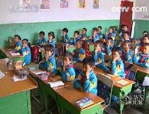 During the past 50 years, education in Tibet has improved greatly. Meanwhile, the Tibetan language has also been very well protected. (CCTV.com)