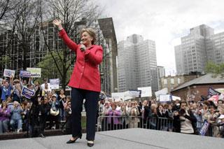 U.S. Senator Hillary Clinton (D-NY) waves to the crowd at a rally in Market Square in downtown Pittsburgh, Pennsylvania on April 21, 2008. (Xinhua/Reuters Photo)