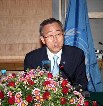 Visiting Secretary-General of the United Nations Ban Ki-moon speaks during a press conference in Yangon, Myanmar, May 23, 2008. Myanmar's Senior General Than Shwe agreed on Friday to let in 