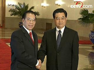 General Secretary of the Communist Party of China, Hu Jintao has met with his Vietnamese counterpart, Nong Duc Manh. 