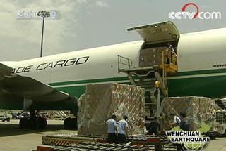 The second batch of aid provided by UNICEF arrived in Chengdu on Friday. The aid, worth 890,000 US dollars, is made up mainly of medical supplies for children and women.