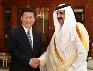 Chinese Vice President Xi Jinping (L) meets with Qatari head of state Emir Sheikh Hamad Bin Khalifa Al-Thani in Doha, Qatar, June 23, 2008. Xi arrived at Doha on Monday for an official visit to Qatar.(Xinhua Photo)