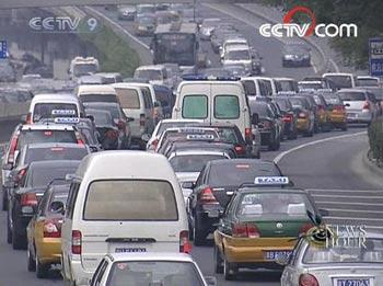 the odd-even plan hasn't eliminated traffic jams because the Olympic lanes are adding to certain bottlenecks.