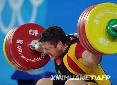 Matthias Steiner of Germany takes a lift during the the men's weightlifting +105kg group A competition at Beijing 2008 Olympic Games in Beijing, China, Aug. 19, 2008. Matthias Steiner of Germany claimed the title in the event.(Xinhua Photo)