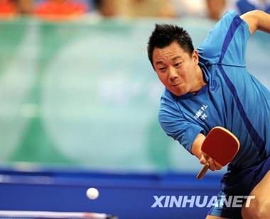 Jiang Penglong from Chinese Taipei is competing in the Olympic table tennis men's singles, Aug.20. Jiang is beaten by North Korean athlete 2-4. (Xinhua)