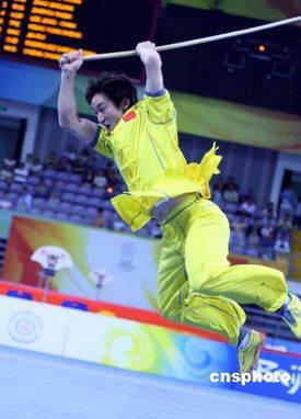 Zhao Qingjian won a gold medal in men's combined daoshu and gunshu in Beijing's wushu tournament