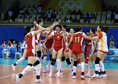 Players of China celebrate their victory over Cuba after Women's Bronze Medal Match of Beijing 2008 Olympic Games volleyball event in Beijing, China, Aug. 23, 2008. China beat Cuba 3-1 and grabbed the bronze. (Xinhua Photo)