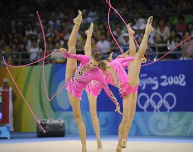 The team of Russia compete in the 5 ropes contest of the group all-around final of Beijing Olympic Games gymnastics rhythmic event in Beijing, China, Aug. 24, 2008. Russia claimed the gold of the group all-around final. (Xinhua Photo)