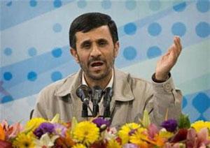 Iran's President Mahmoud Ahmadinejad speaks during a news conference in Tehran September 18, 2008.(Raheb Homavandi/Reuters)