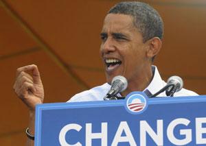 U.S. Democratic presidential nominee Senator Barack Obama speaks to the audience during a rally at Veterans Memorial Park in Manchester, New Hampshire, Sept. 13, 2008.(Xinhua/Reuters Photo)