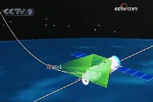The Beijing Aerospace Control Center says a small satellite accompanying the Shenzhou 7 spacecraft has been brought under control.(CCTV.com)