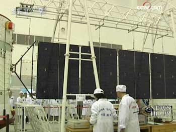 The panels are the biggest parts of the spacecraft, with a span 10 meters wide.