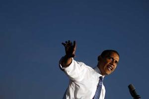 U.S. Democratic presidential nominee Senator Barack Obama (D-IL) speaks at a campaign rally in Kansas City,October 18, 2008.(Xinhua/Reuters Photo)