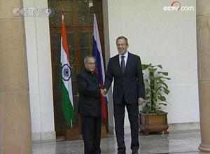 Russian Foreign Minister Sergey Lavrov has met with his Indian counterpart, Pranab Mukherjee, in New Delhi.(CCTV.com)