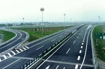 China plans to invest 1 trillion yuan on road infrastructure in the next year with one-fifth of the spending slated for the development of rural roads.