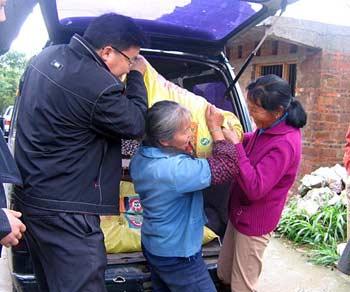 Millions of volunteers across China have been indispensable in helping the poor improve their lives. 