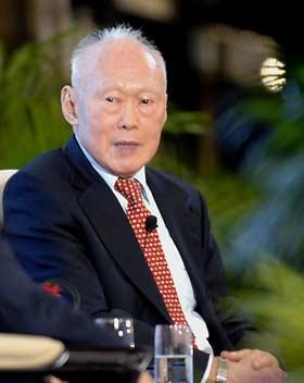 Singapore Minister Mentor Lee Kuan Yew attends a dialogue commemorating 30 years of reform and opening up of China in Singapore, on Dec. 16, 2008.(Xinhua/Gao Chuan)