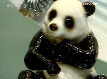 Panda fever also brings unexpected popularity to a famous local brand of porcelain. 