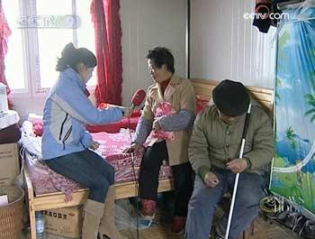 Before the cold snap set in, Sichuan had received donations of 12,000 quilts and 17,000 items of clothing.