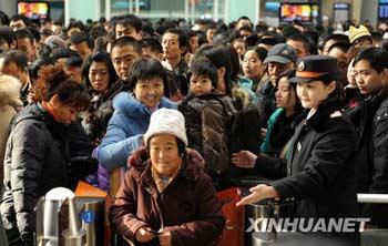 As the Spring Festival draws near, China has improved its ticket selling system as the country prepares for the travel rush. 