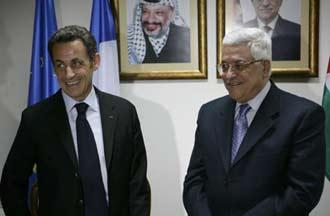 Palestinian President Mahmoud Abbas (R) meets with visiting French President Nicolas Sarkozy at the presidential office in the West Bank city of Ramallah on Jan. 5, 2009. Nicolas Sarkozy urged here Monday evening an end to the warfare in Gaza.(Xinhua File Photo)