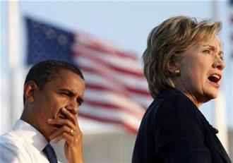 U.S. President-elect Barack Obama and Senator Hillary Clinton in Orlando,Florida, October 20,2008.(Jim Young/Reuters)