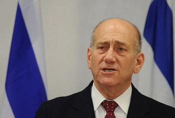 Israeli Prime Minister Ehud Olmert speaks at a press conference after security cabinet meeting in Tel Aviv, on Jan. 17, 2008. Israeli Prime Minister Ehud Olmert Saturday evening declared a unilateral ceasefire in the Hamas-ruled Gaza Strip, beginning from 2 a.m. (0000 GMT) Sunday. The declaration came shortly after Israeli security cabinet voted in favor of a unilateral ceasefire in Gaza, where Israel Defense Forces (IDF) Cast Lead Operation had been going on in the past three weeks, killing more than 1,200 Palestinians.  (Xinhua Photo)