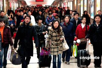 As the Chinese New Year winds down railways and other transportation sectors are bracing for another travel rush. The heaviest travel period is expected this weekend.