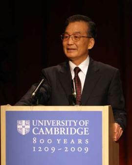 Chinese Premier Wen Jiabao delivers a speech at University of Cambridge in Cambridge of Britain Feb. 2, 2009. (Xinhua/Yao Dawei)