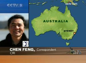 Chen Feng, who is a reporter for China Radio International., is on the phone from Australia.(CCTV.com)