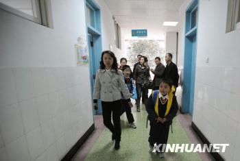 High living costs and the pressure of his studies brought Lin home. He and his 13-year-old sister started the new semester Monday at Yandaojie Primary School here in the capital of the southwestern Sichuan Province.