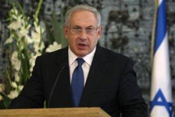 Israel's Likud Party leader Benjamin Netanyahu (L) speaks during a news conference with Israel's President Shimon Peres after their meeting in Jerusalem February 20,2009.(Ronen Zvulun/Reuters) 