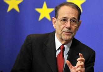 European Union foreign policy chief Javier Solana holds a press conference at the European Union headquarters in Brussels.(AFP/Dominique Faget)