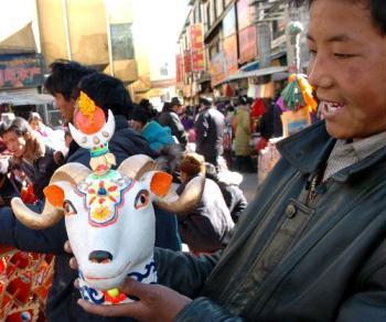 Chongsaikang is the oldest, and the most famous market in Lhasa.