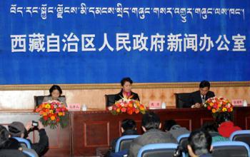 A press conference is held in Lhasa, capital of southwest China's Tibet Autonomous Region, March 2, 2009, for the white paper titled 
