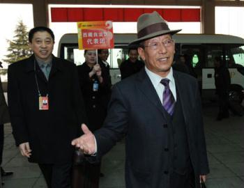Deputies to the Second Session of the 11th National People's Congress (NPC) from southwest China's Tibet Autonomous Region arrive in Beijing, China, March 2, 2009. The Second Session of the 11th NPC is scheduled to open on March 5. (Xinhua Photo)
