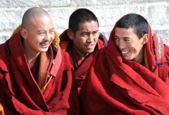 Tibetan Buddhists attend a Buddhist ceremony at the Zhaibung Monastery in the suburb of Lhasa, capital of southwest China's Tibet Autonomous Region, March 4, 2009. (Xinhua Photo)