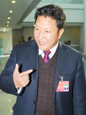 Dawa Tashi, deputy secretary and administrative supervisory commissioner of prefectural Party committee in Ngari Tibet Autonomous Prefectur [Source: Tibet Business]