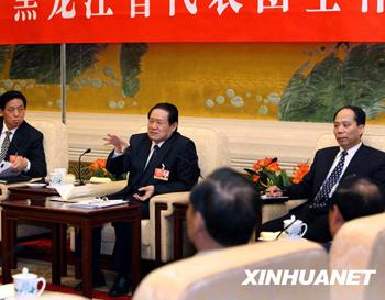 Zhou said judicial authorities should strike against economic crimes and settle disputes to maintain economic order. 
