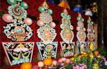 Visitors flock to Lhasa monasteries