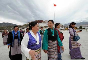 A former Tibetan Women's Federation official says the social status of Tibetan women has greatly improved over the last fifty years. 