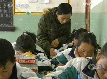 Education in Tibet has developed significantly in recent years. Students there are not only receiving free education, more than that, many are also receiving free food, school uniforms, stationary and dormitory accommodation.