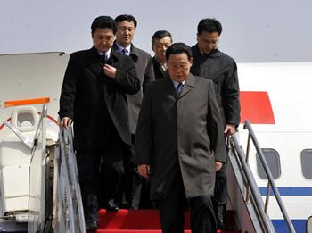 Visiting Premier of the Democratic People's Republic of Korea (DPRK) Kim Yong Il (FRONT) arrives in Jinan, capital of east China's Shandong Province, March 17, 2009. Kim kicked off his official goodwill visit to China Tuesday.(Xinhua/Zhu Zheng)