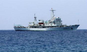 China's largest fishery administration vessel, China Yuzheng 311, arrives in the Xisha Islands March 17, 2009. The vessel will patrol the South China Sea.(Xinhua Photo)