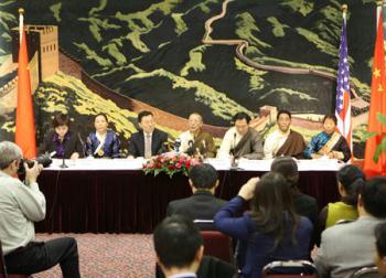 The Tibetan delegation of the National People's Congress, China's top legislature, holds a press conference in Washington, the United States, on March 17, 2009. (Xinhua Photo)
